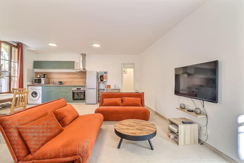 De 70m2 En Rdc A 6 Mn A Pied Des Monuments Appartement *